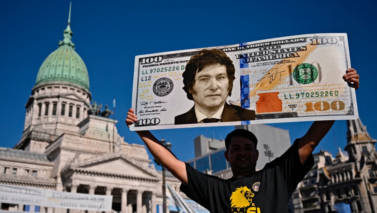 President Milei Pushes for Law to Halt Money Issuance in Argentina