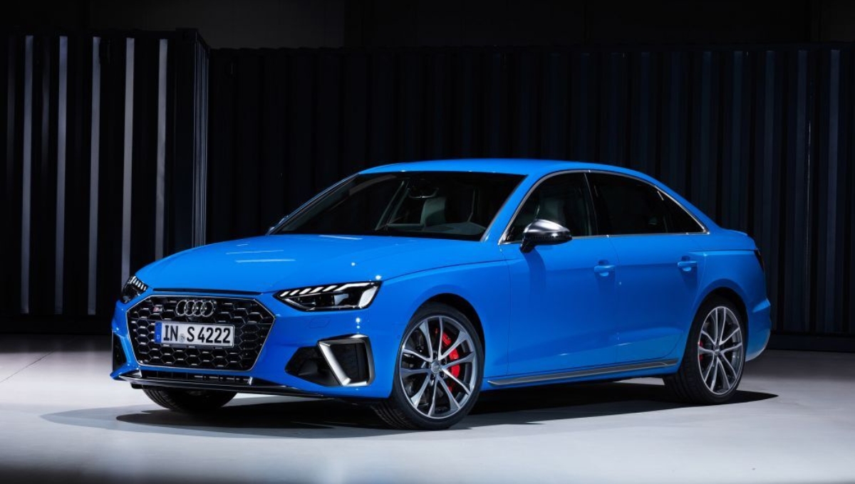 Audi A4 2025: Luxury Sedan with 2.0L TFSI Engine, 207 BHP Power and Rs45.34 Lakh Price Tag