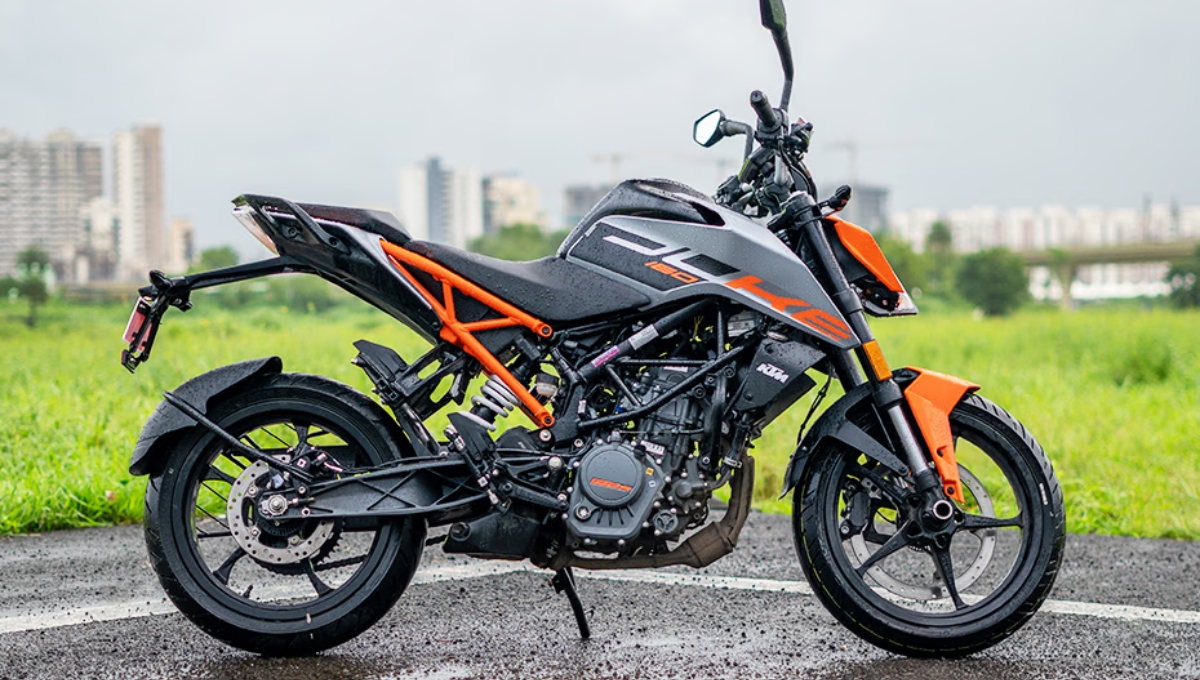KTM 160 Duke 2025: 164cc Beast with 18.73 bhp Power and Stylish LED Lights