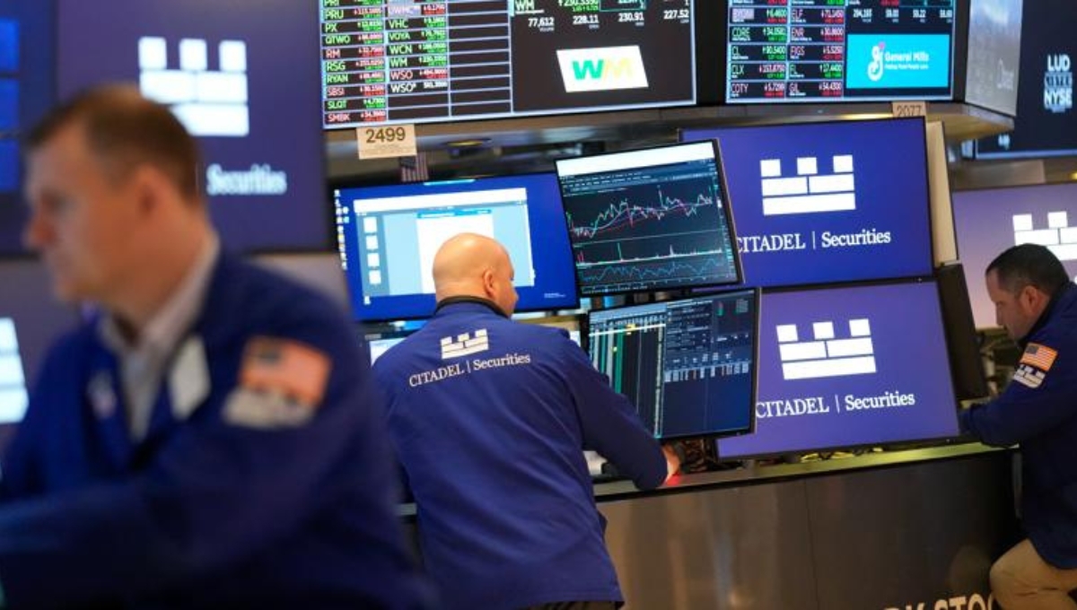 US Stock Futures Dip After Record Rally Is Wall Street’s Winning Streak Nearing a Turning Point