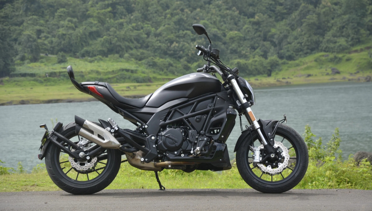 Benelli 502C Review: 500cc Power, Stylish LED Lights, and Comfort at Rs5.5 Lakh