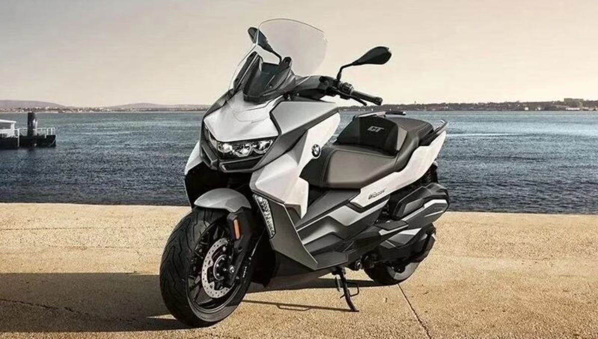 BMW C 400 GT: Power Meets Luxury 350cc Scooter with 33.5 bhp and 139 km/h Top Speed
