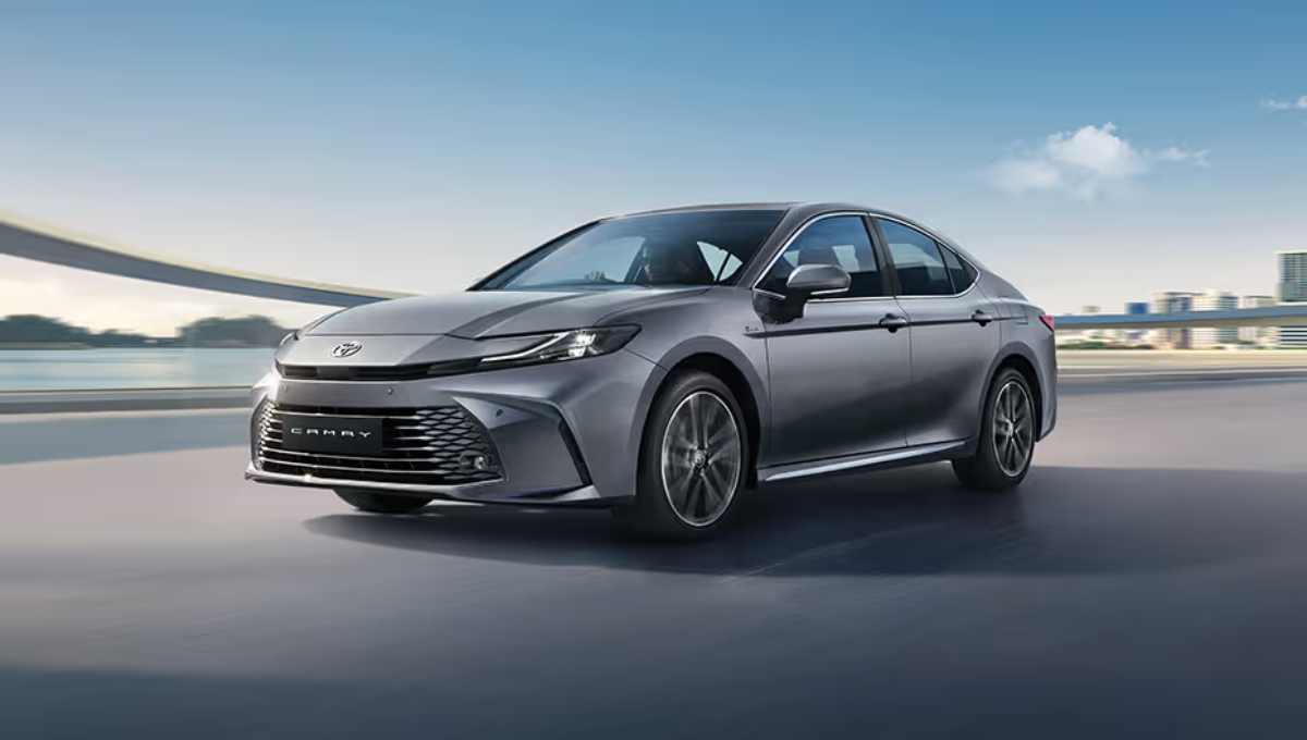 Toyota Camry 2025: Luxury Sedan with 227bhp Power, Advanced Safety and Rs45 Lakh On-Road Price