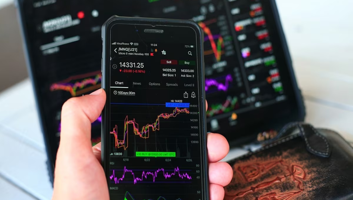 DreamFolks Stock Surges Nearly 5% After Launch of Exclusive Premium Club Memberships