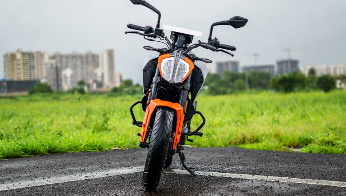 KTM 160 Duke 2025: 164cc Beast with 18.73 bhp Power and Stylish LED Lights