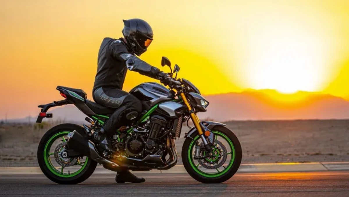 Kawasaki Z900: 948cc Review 122 BHP Power, Quickshifter and Sleek Design Under Rs12 Lakh