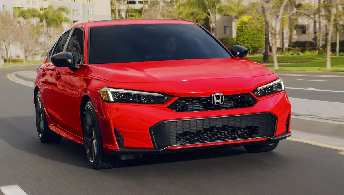 Honda Civic Hybrid 2025: 49kmpl mileage, 200hp power and a great starting price of Rs21 lakh