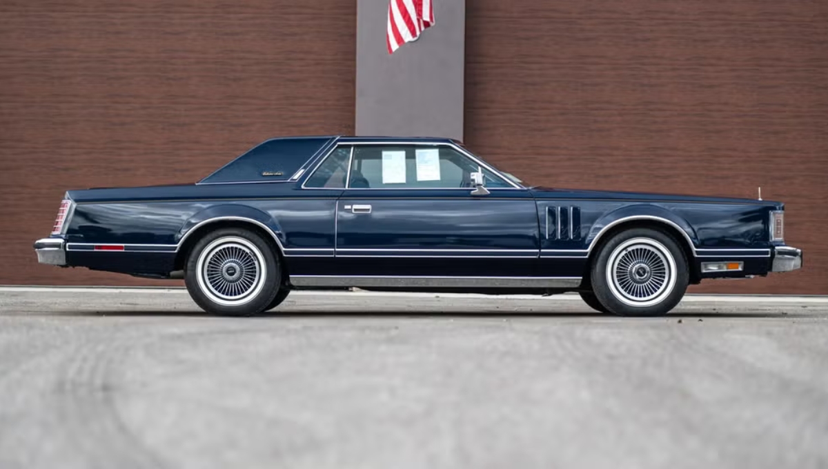1979 Lincoln Mark V Collector Series: A royal, ground-level experience of the times