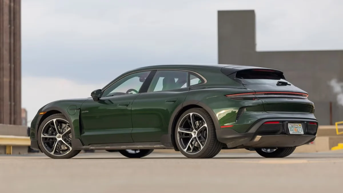 Porsche Taycan Cross Turismo