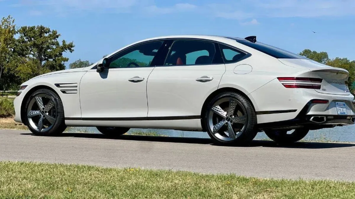 2025 Genesis G80